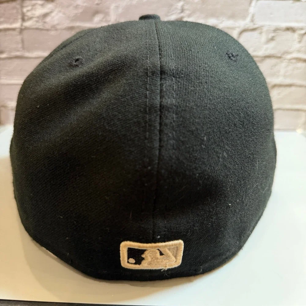 New Era Chicago White Sox Hat Mens 7 3/4 Black 59FIFTY Fitted MLB Cap